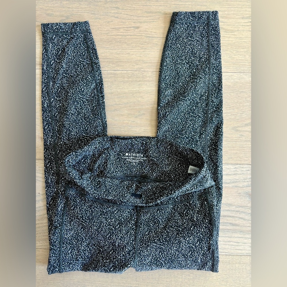 Athleta Ultimate Stash Textured 7/8 Tight - Picture 3 of 3